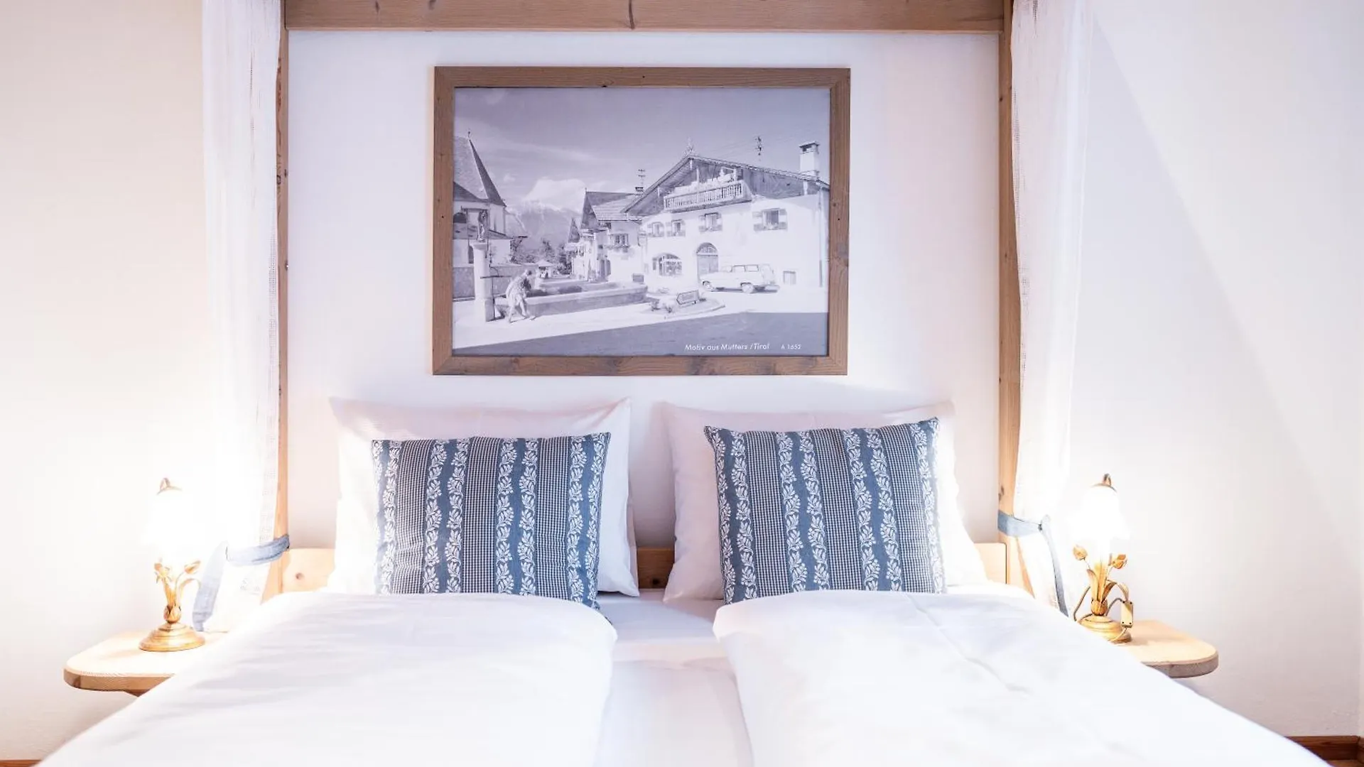 Stauders Zimmer Und Ferienwohnungen Mutters Bed & Breakfast