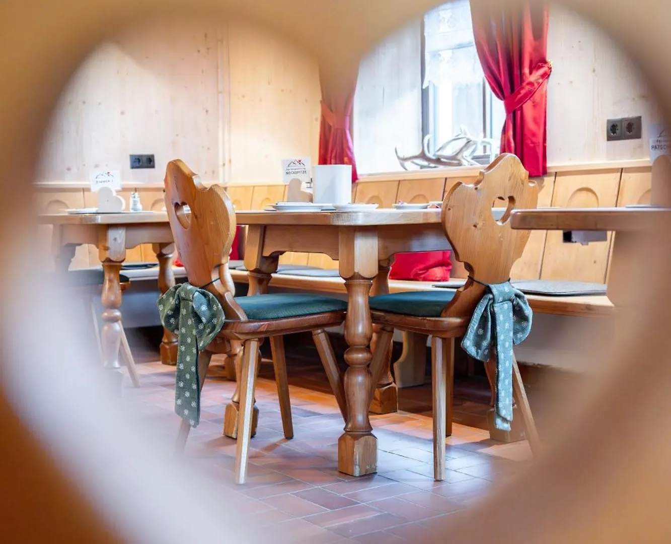 Stauders Zimmer Und Ferienwohnungen Mutters Bed & Breakfast